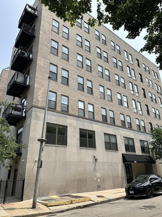 811 S Lytle St Unit 108, Chicago, IL 60607 - view of apartment building / complex