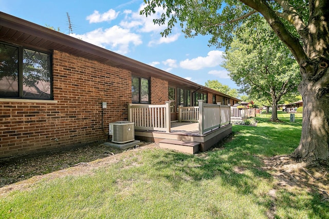 895 Shagbark Rd Unit 44C, New Lenox, IL 60451 - view of green lawn featuring a deck