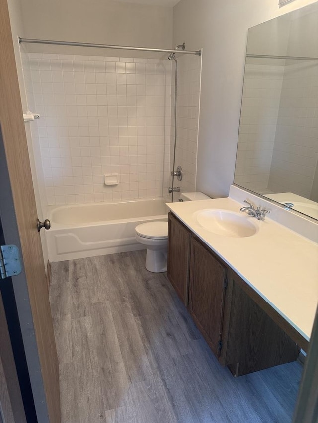 2830 Alameda Ct, Naperville, IL 60564 - bathroom with wood finished floors, vanity, and shower / bathtub combination