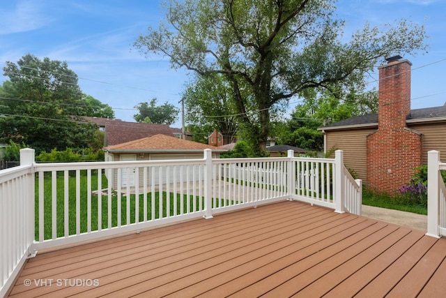 636 S 10th Ave, La Grange, IL 60525 - deck with a lawn