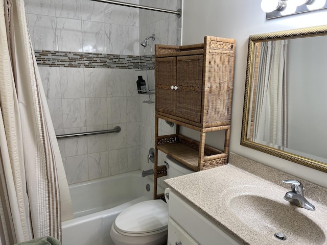 704 Kiwanis Dr Unit 1, Freeport, IL 61032 - bathroom with shower / bath combination with curtain and vanity