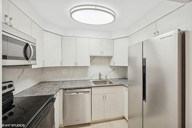 415 Wesley Ave Unit 45, Oak Park, IL 60302 - kitchen with stainless steel appliances and decorative backsplash
