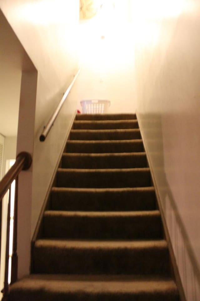 1254 Blackhawk Dr, Elgin, IL 60120 - view of stairway