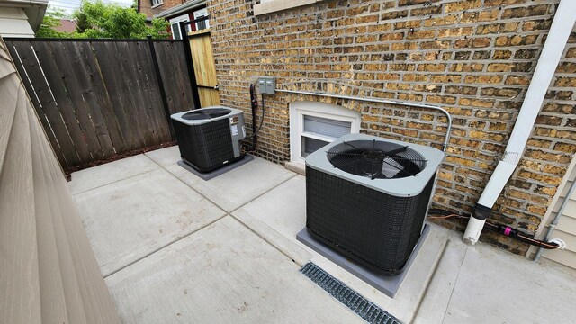 2950 N Lowell Ave, Chicago, IL 60641 - photo 29