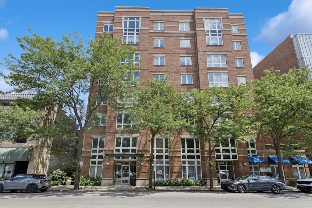 811 Chicago Ave Unit 304, Evanston, IL 60202 - photo 1
