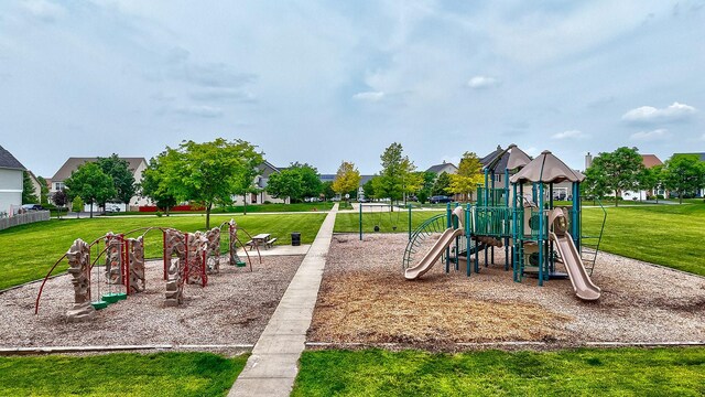 915 Angelica Cir, Joliet, IL 60431 - photo 33