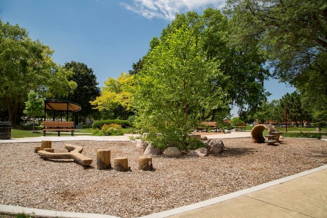 8429 Mason Ave, Morton Grove, IL 60053 - view of home's community featuring view of wooded area