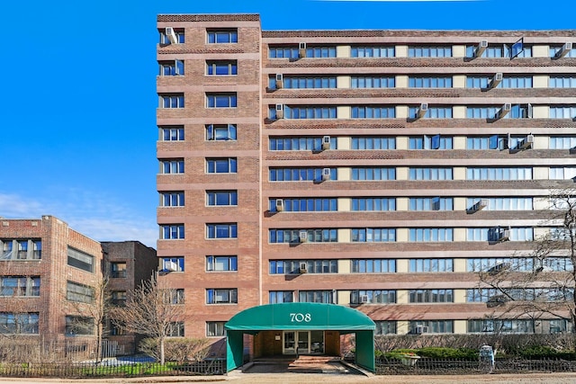 708 W Bittersweet Pl Unit 511, Chicago, IL 60613 - photo 1
