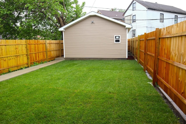 8346 S Baltimore Ave, Chicago, IL 60617 - view of fenced backyard