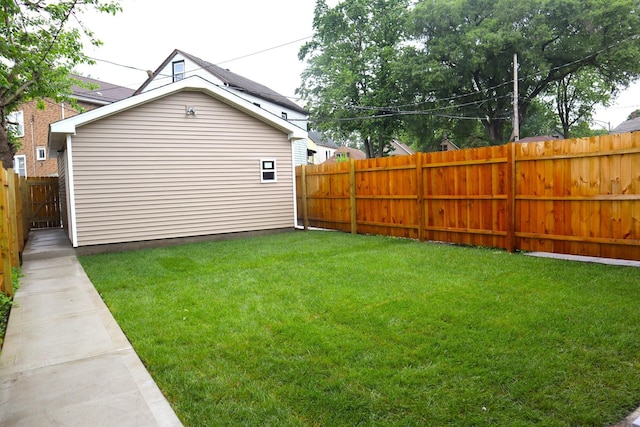 8346 S Baltimore Ave, Chicago, IL 60617 - view of fenced backyard