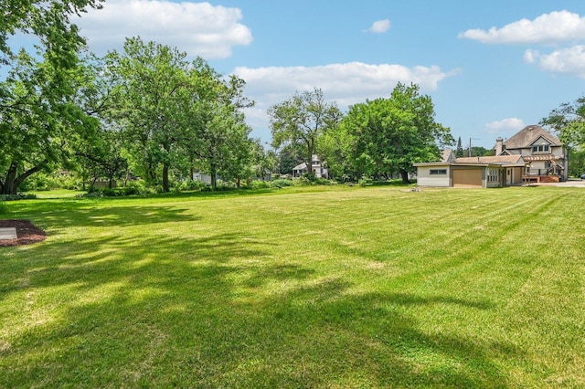 18229 Riegel Rd, Homewood, IL 60430 - view of green lawn