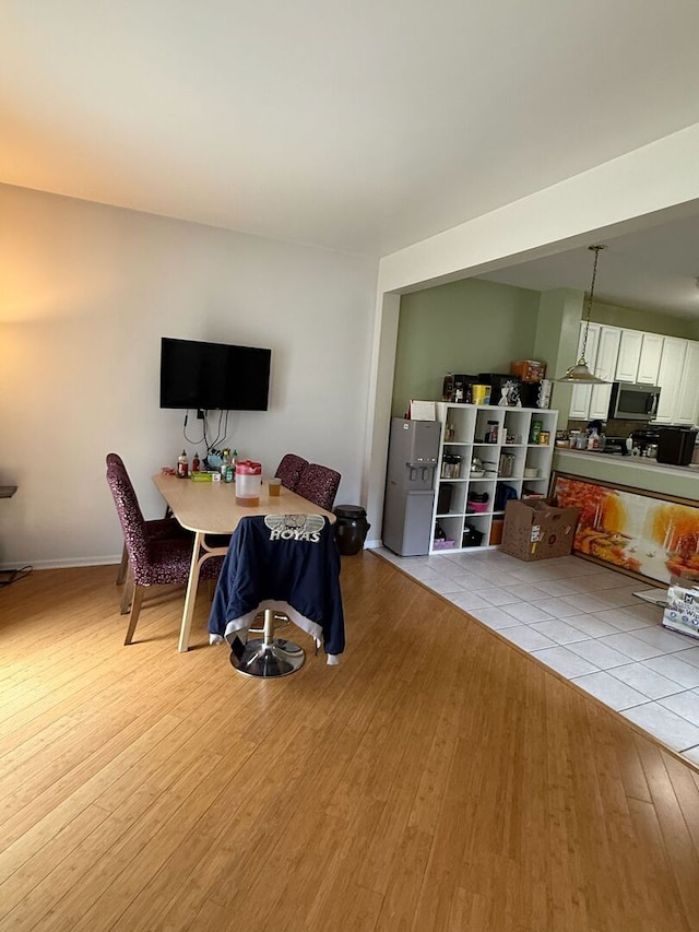 352 Bay Dr, Itasca, IL 60143 - living room featuring light wood-style flooring