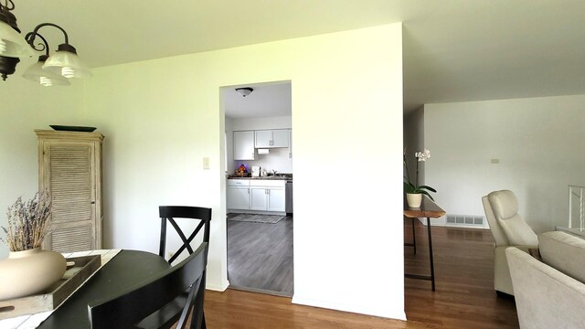 1360 Devonshire Ln, Hoffman Estates, IL 60169 - photo 17