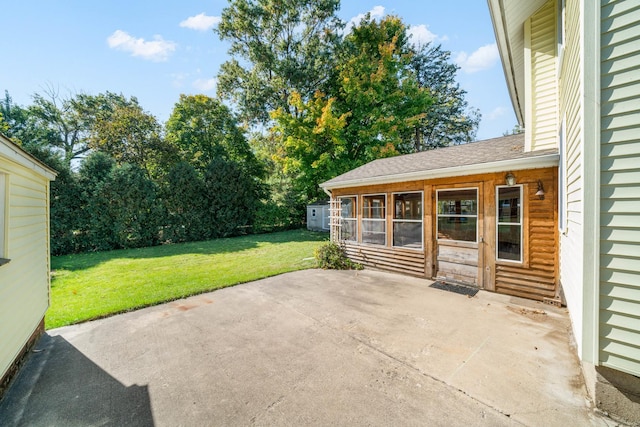 557 E Mckinley St, Hinckley, IL 60520 - view of patio / terrace