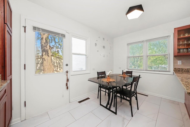 2747 Perry Rd, Flossmoor, IL 60422 - dining space featuring baseboards