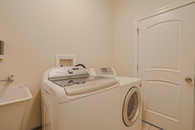 200 Ahmed Ct, Glendale Heights, IL 60139 - laundry room featuring independent washer and dryer