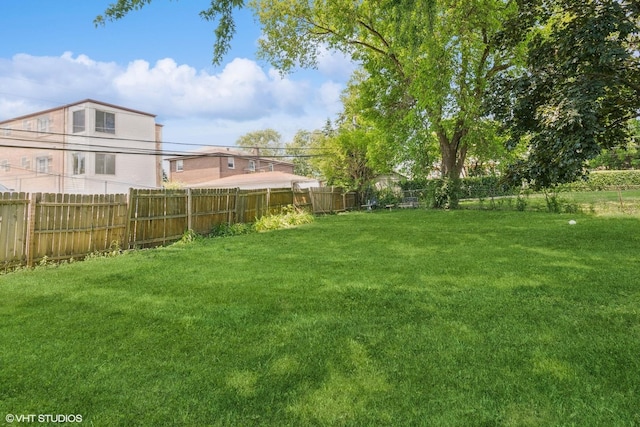852 Pamela Dr, Bensenville, IL 60106 - view of fenced backyard