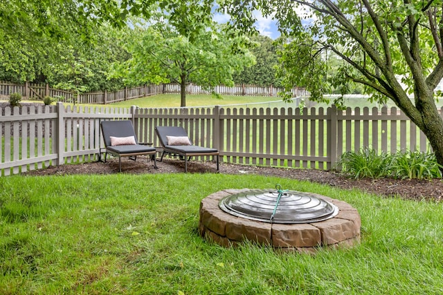 661 Regal Ln, Algonquin, IL 60102 - fenced yard featuring an outdoor fire pit