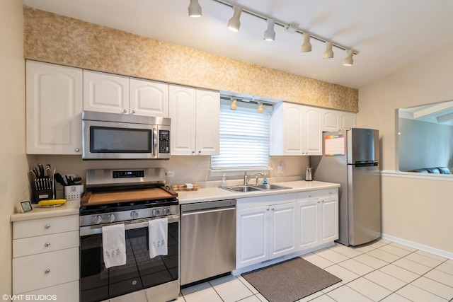 566 W Babcock Ave, Elmhurst, IL 60126 - photo 11