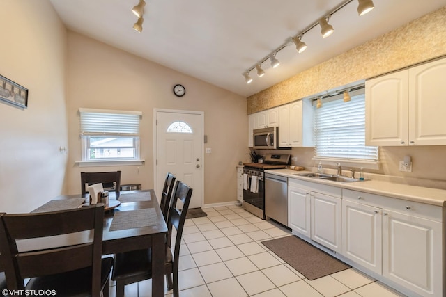 566 W Babcock Ave, Elmhurst, IL 60126 - photo 10