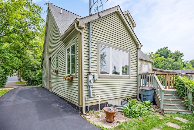 10405 Kenilworth Ave, Algonquin, IL 60102 - view of home's exterior with a wooden deck