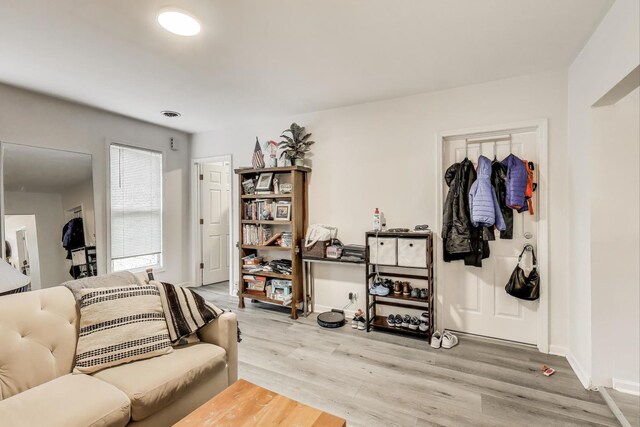 2909 N Hoyne Ave, Chicago, IL 60618 - photo 3