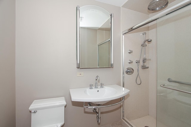 1020 S Knight Ave, Park Ridge, IL 60068 - bathroom with toilet and a shower stall