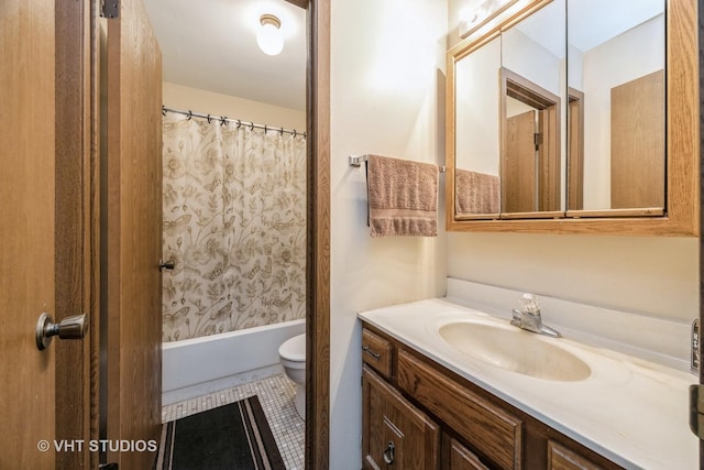 4436 Arbor Cir Unit 4, Downers Grove, IL 60515 - bathroom with vanity, shower / tub combo with curtain, and tile patterned floors