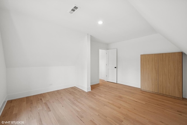 900 Pleasant Ln, Glenview, IL 60025 - bonus room featuring lofted ceiling, light wood-style floors, and recessed lighting