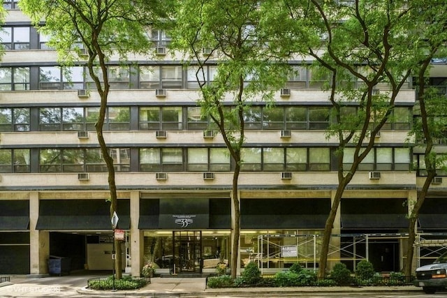 33 E Cedar St Unit 3D, Chicago, IL 60611 - view of apartment building / complex