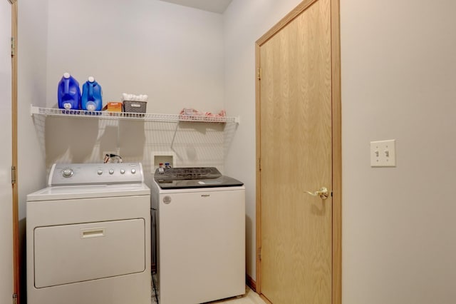 34405 N Bobolink Trl, Grayslake, IL 60030 - laundry room featuring washer and dryer