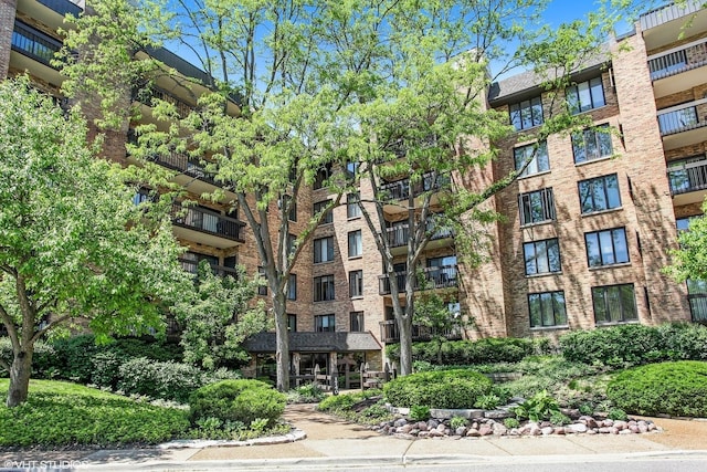 1740 Mission Hills Rd Unit 304, Northbrook, IL 60062 - view of apartment building / complex