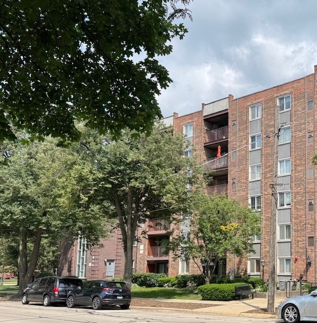 825 Pearson St Unit 3A, Des Plaines, IL 60016 - view of apartment building / complex