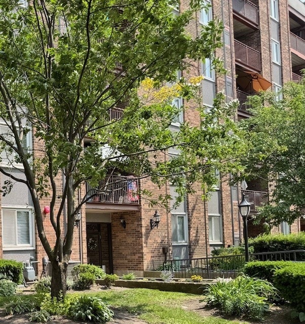 825 Pearson St Unit 3A, Des Plaines, IL 60016 - view of building exterior