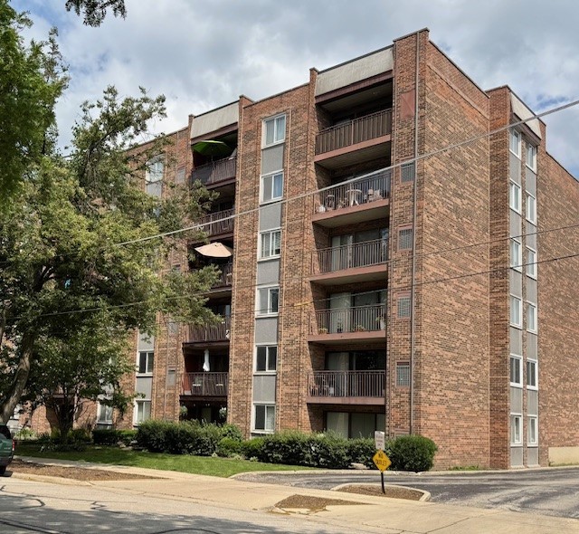 825 Pearson St Unit 3A, Des Plaines, IL 60016 - view of apartment building / complex