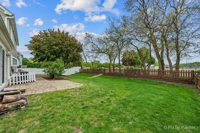 200 Ambria Dr, Mundelein, IL 60060 - fenced backyard featuring a patio