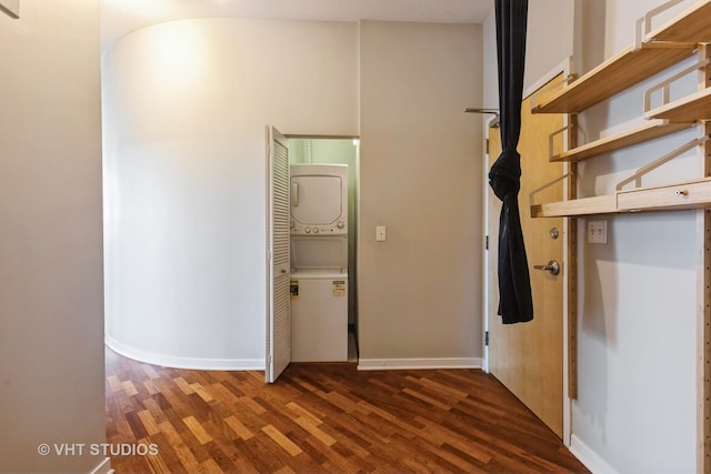 1600 S Indiana Ave Unit 508, Chicago, IL 60616 - hall featuring stacked washing machine and dryer and wood finished floors