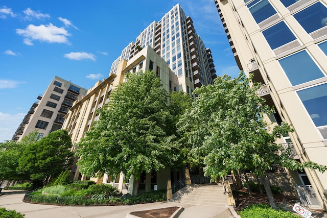 720 N Larrabee St Unit 604, Chicago, IL 60654 - photo 33
