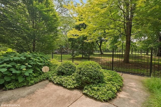 5414 S Greenwood Ave Unit 2, Chicago, IL 60615 - view of home's community