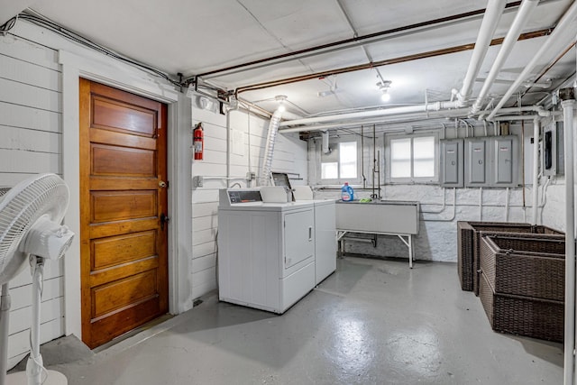 109 S Maple Ave, Oak Park, IL 60302 - washroom with separate washer and dryer