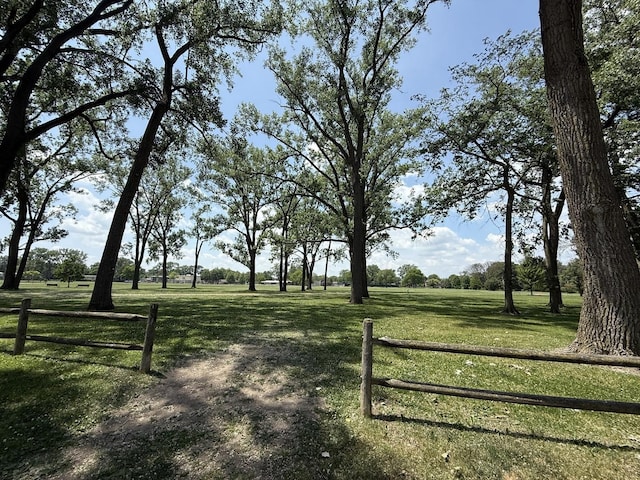 2416 Birchwood Ln, Wilmette, IL 60091 - view of home's community
