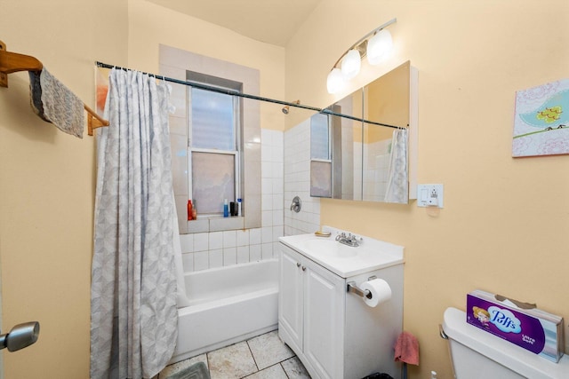 5522 S Wells St, Chicago, IL 60621 - full bath with vanity, shower / bath combo with shower curtain, and tile patterned flooring