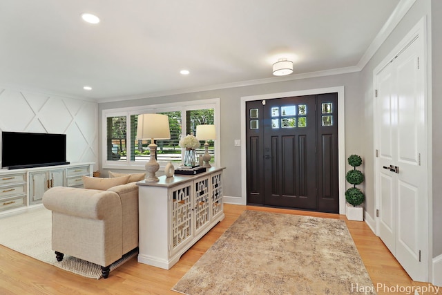 813 E Gardenia Ln, Palatine, IL 60074 - foyer featuring ornamental molding, light wood-style flooring, and recessed lighting