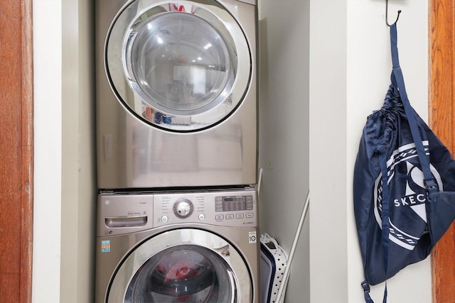 2347 Clarence Ave, Berwyn, IL 60402 - laundry room featuring stacked washer / drying machine