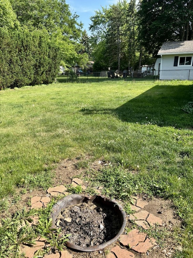 847 Teverton Ln, Crystal Lake, IL 60014 - view of yard