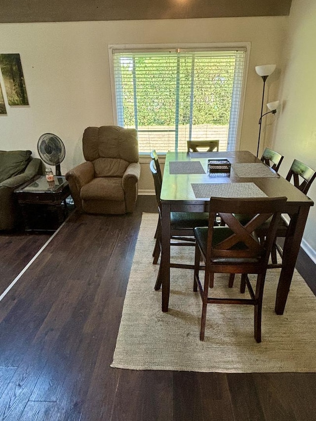 847 Teverton Ln, Crystal Lake, IL 60014 - dining area featuring wood finished floors and baseboards