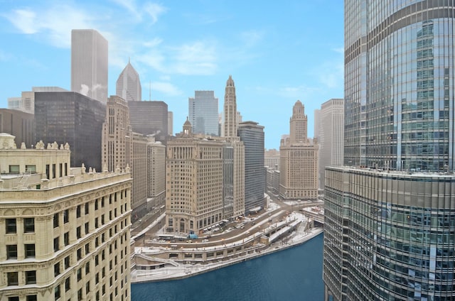 405 N Wabash Ave Unit 2211, Chicago, IL 60611 - view of city skyline featuring a nearby body of water