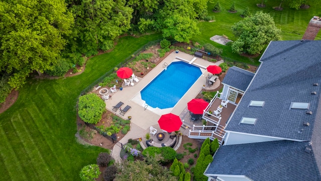 38W385 Stevens Glen Rd, Saint Charles, IL 60175 - aerial view of a pool