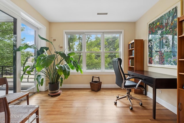 2835 N Lakewood Ave Unit 2C, Chicago, IL 60657 - office featuring plenty of natural light and wood finished floors