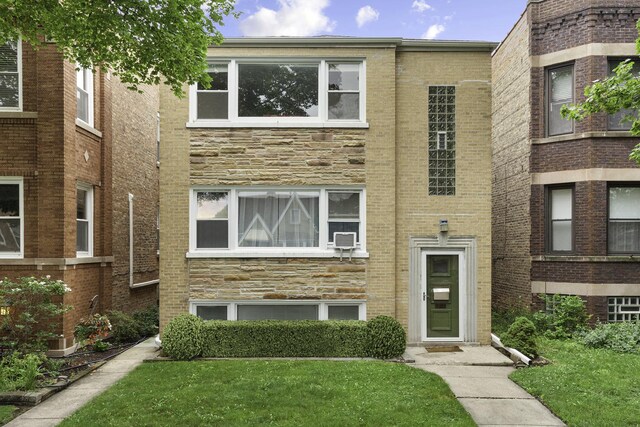 5022 N Mango Ave, Chicago, IL 60630 - photo 1